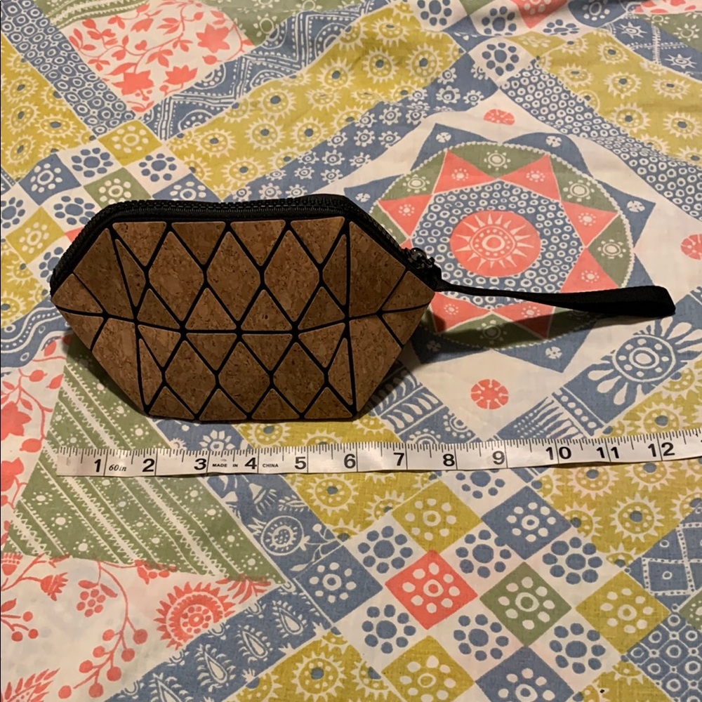 Geometric Cork Wristlet Pouch or Make Up Bag- Collapses Flat for Travel - Picture 2 of 9